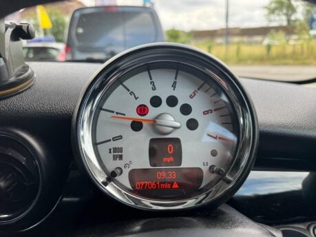 Mini Hatch COOPER SD 18