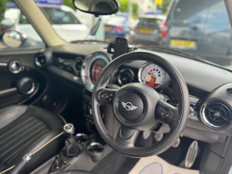 Mini Hatch COOPER SD 26