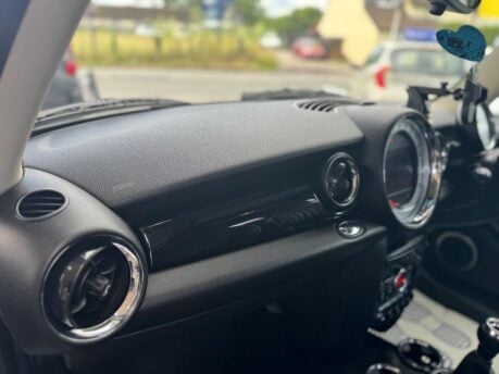 Mini Hatch COOPER SD 32