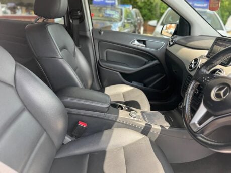 Mercedes-Benz B Class B180 CDI BLUEEFFICIENCY SPORT 27