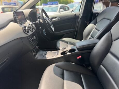 Mercedes-Benz B Class B180 CDI BLUEEFFICIENCY SPORT 32