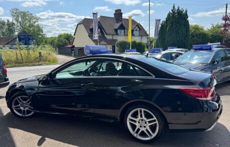 Mercedes-Benz E Class E220 BLUETEC AMG LINE 4