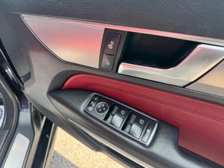 Mercedes-Benz E Class E220 BLUETEC AMG LINE 19