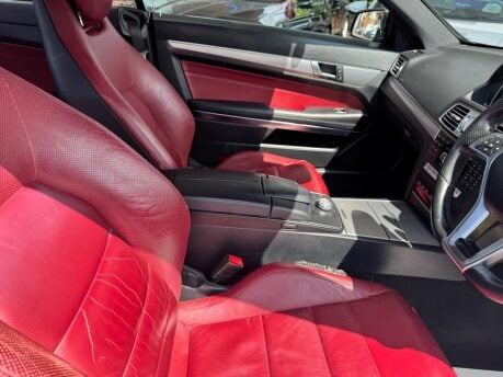 Mercedes-Benz E Class E220 BLUETEC AMG LINE 28