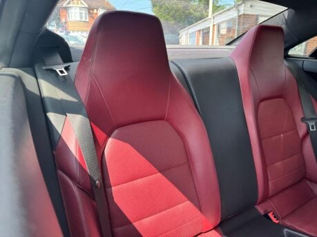 Mercedes-Benz E Class E220 BLUETEC AMG LINE 30