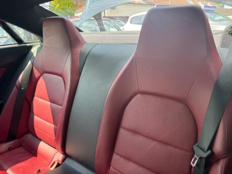 Mercedes-Benz E Class E220 BLUETEC AMG LINE 31
