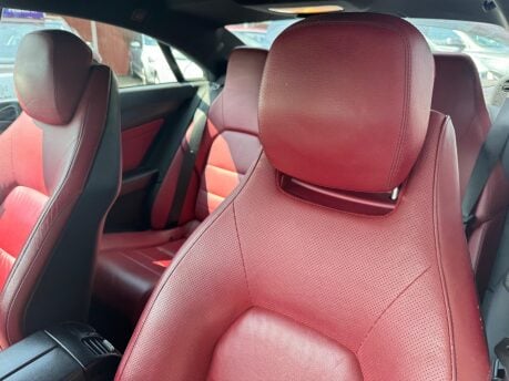 Mercedes-Benz E Class E220 BLUETEC AMG LINE 32