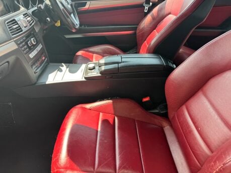 Mercedes-Benz E Class E220 BLUETEC AMG LINE 33