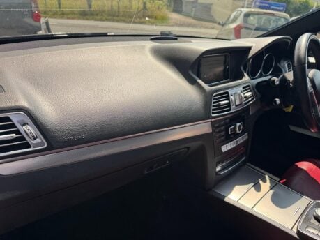 Mercedes-Benz E Class E220 BLUETEC AMG LINE 34