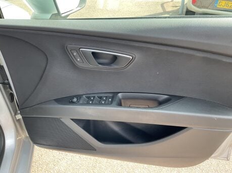 SEAT Leon TDI SE TECHNOLOGY 18
