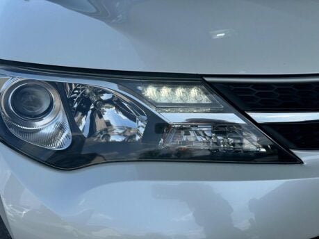 Toyota Rav4 2.2 D-CAT Icon Auto 4WD Euro 5 5dr 11