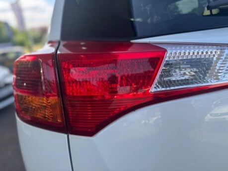 Toyota Rav4 2.2 D-CAT Icon Auto 4WD Euro 5 5dr 12