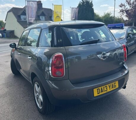 Mini Countryman ONE 2
