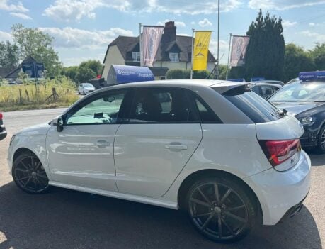 Audi A1 SPORTBACK TDI BLACK EDITION 4