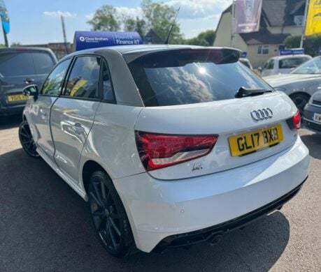 Audi A1 SPORTBACK TDI BLACK EDITION 5