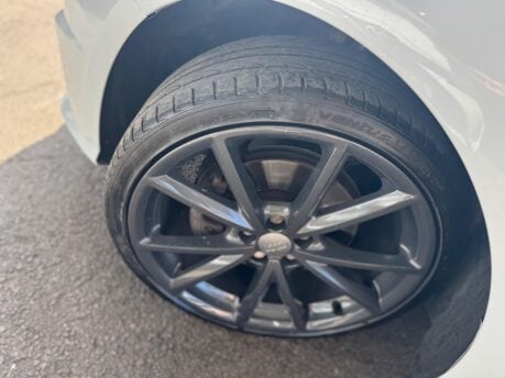 Audi A1 SPORTBACK TDI BLACK EDITION 17