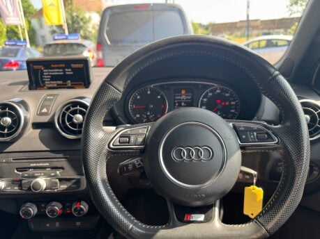 Audi A1 SPORTBACK TDI BLACK EDITION 24