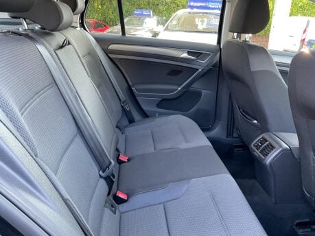 Volkswagen Golf SE TDI BLUEMOTION TECHNOLOGY 24