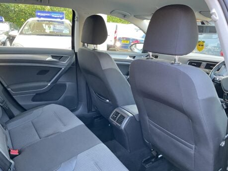 Volkswagen Golf SE TDI BLUEMOTION TECHNOLOGY 25