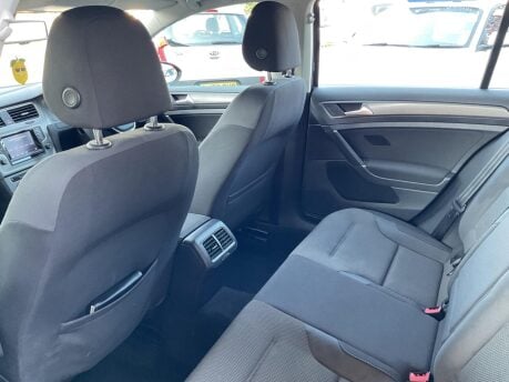Volkswagen Golf SE TDI BLUEMOTION TECHNOLOGY 26
