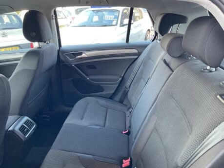 Volkswagen Golf SE TDI BLUEMOTION TECHNOLOGY 27