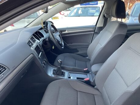 Volkswagen Golf SE TDI BLUEMOTION TECHNOLOGY 29