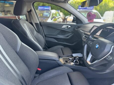 BMW 1 Series 118I SPORT 28