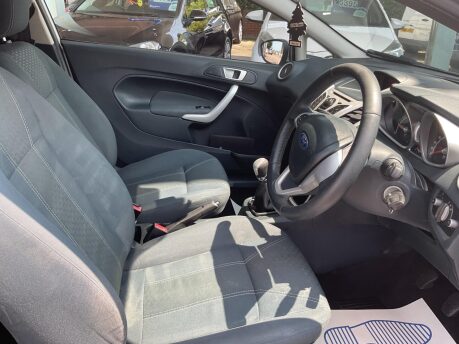 Ford Fiesta ZETEC 17