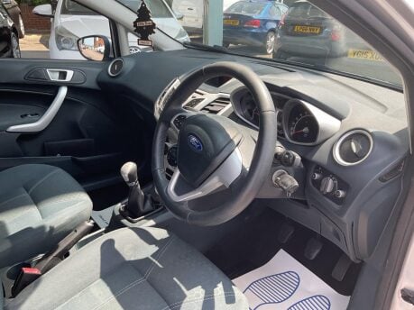 Ford Fiesta ZETEC 18