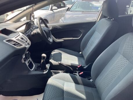 Ford Fiesta ZETEC 21
