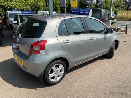 Toyota Yaris TR VVT-I MM 12