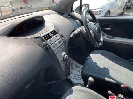 Toyota Yaris TR VVT-I MM 14