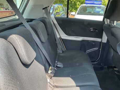 Toyota Yaris TR VVT-I MM 21