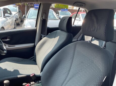 Toyota Yaris TR VVT-I MM 26