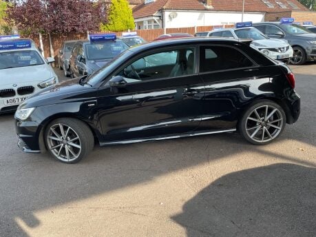 Audi A1 TFSI BLACK EDITION NAV 2