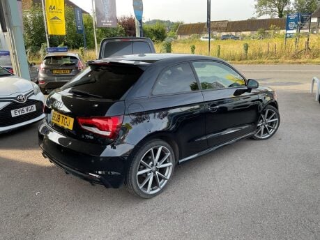 Audi A1 TFSI BLACK EDITION NAV 6