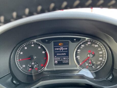 Audi A1 TFSI BLACK EDITION NAV 11