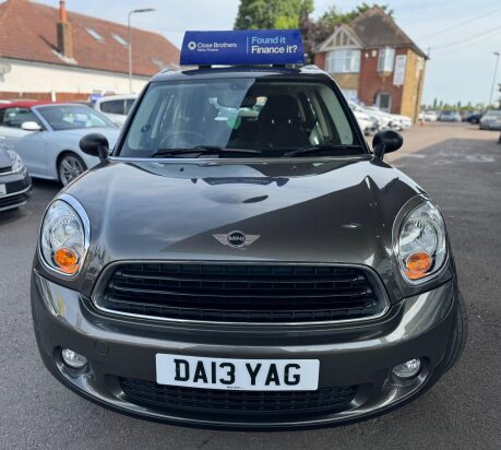 Mini Countryman ONE 2