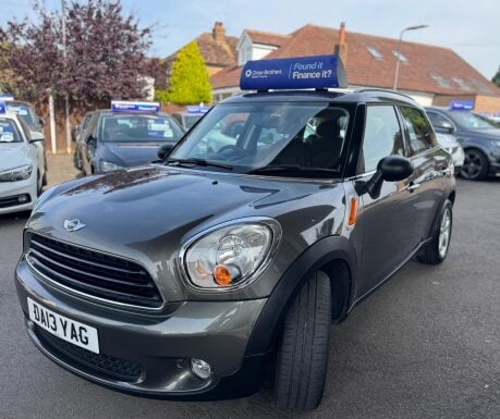 Mini Countryman ONE 3