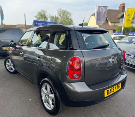 Mini Countryman ONE 5