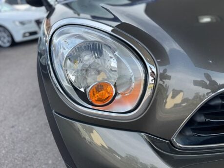 Mini Countryman ONE 11