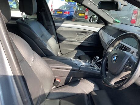 BMW 5 Series 530D M SPORT TOURING 9