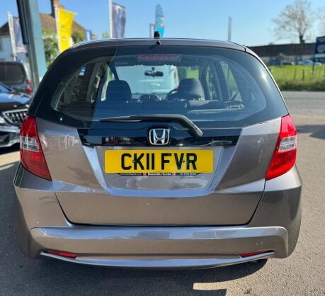 Honda Jazz I-VTEC ES 6