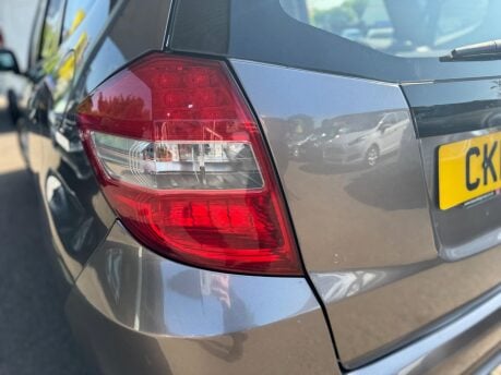 Honda Jazz I-VTEC ES 12