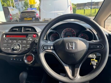 Honda Jazz I-VTEC ES 23