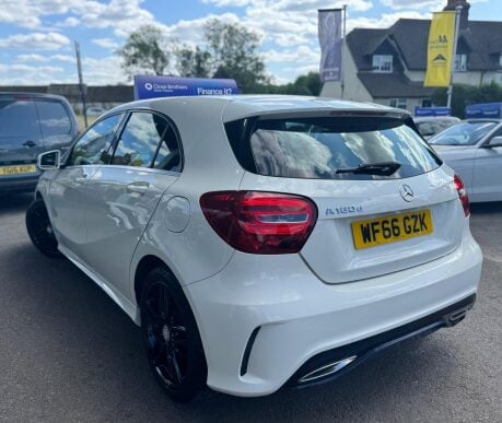 Mercedes-Benz A Class A 180 D AMG LINE 5