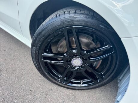 Mercedes-Benz A Class A 180 D AMG LINE 14