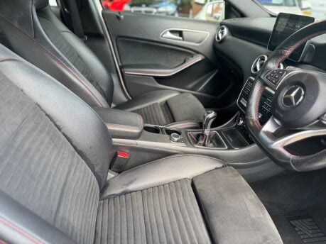 Mercedes-Benz A Class A 180 D AMG LINE 28