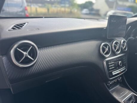 Mercedes-Benz A Class A 180 D AMG LINE 34