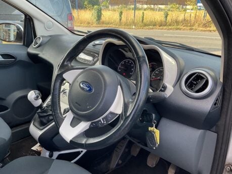 Ford Ka TITANIUM 8